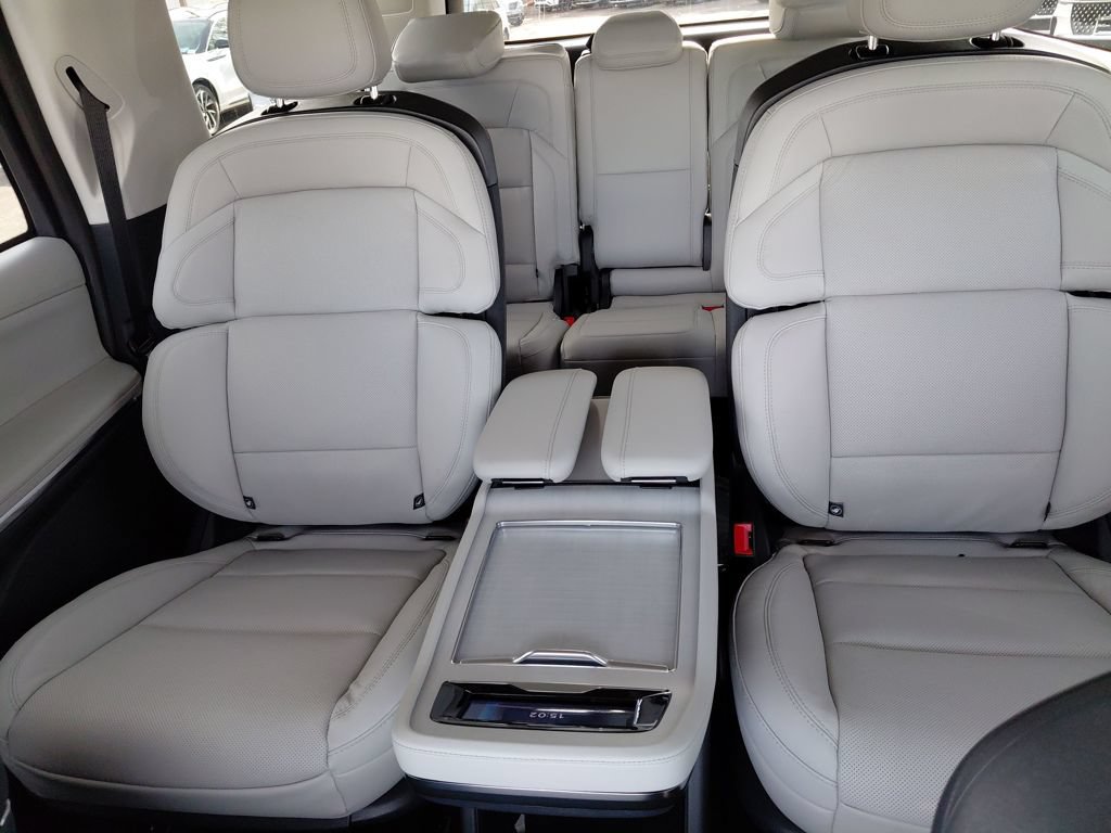 New 2026 Lincoln Navigator L Reserve AWD/4WD image 22