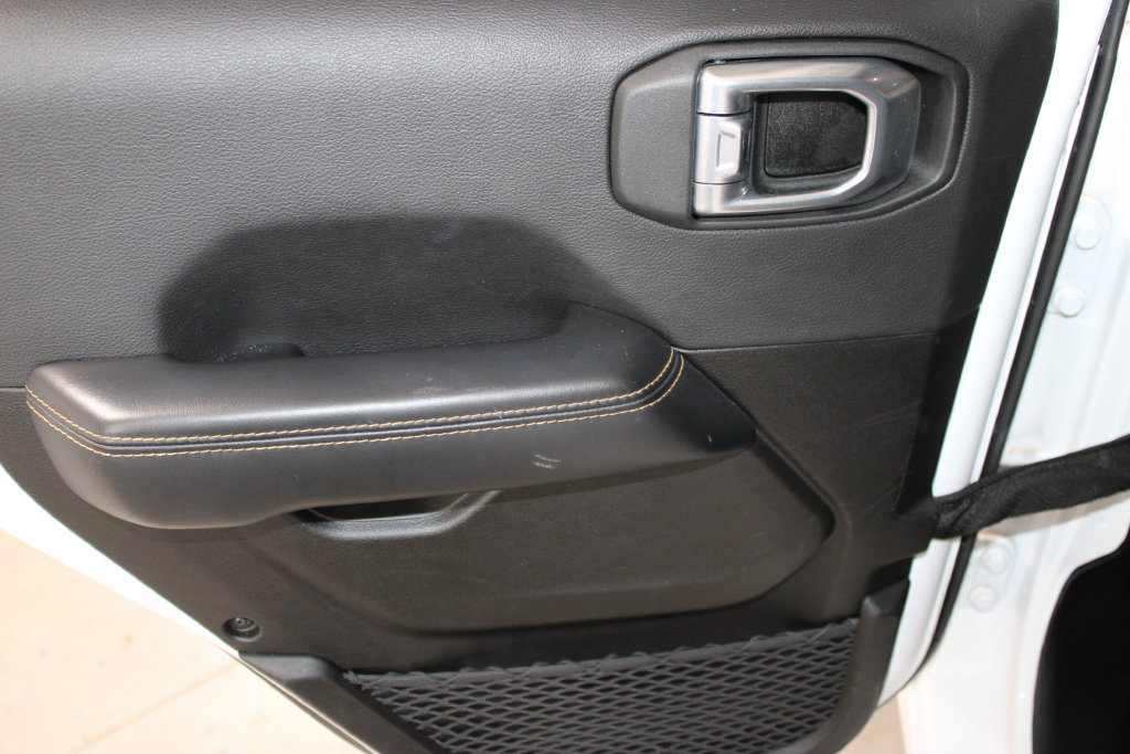 Used 2024 Jeep Wrangler Unlimited Sahara AWD/4WD image 22