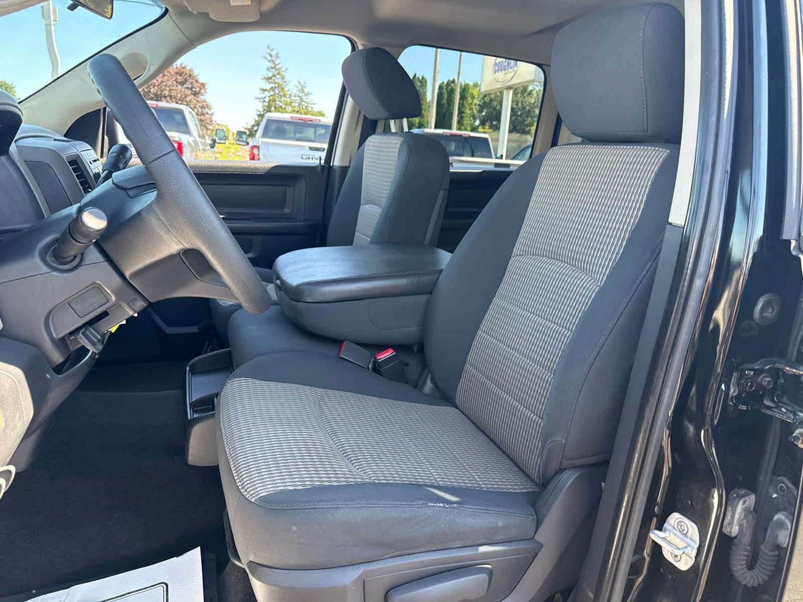 Used 2012 RAM 1500 Express w/ ST Popular Equipment Group AWD/4WD image 11
