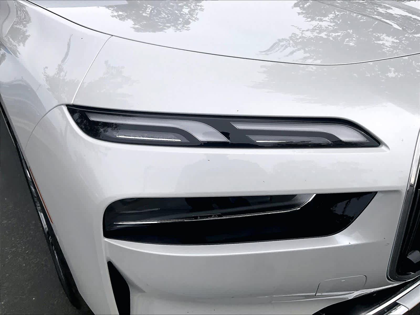 Certified 2024 BMW i7 xDrive60 AWD/4WD image 30