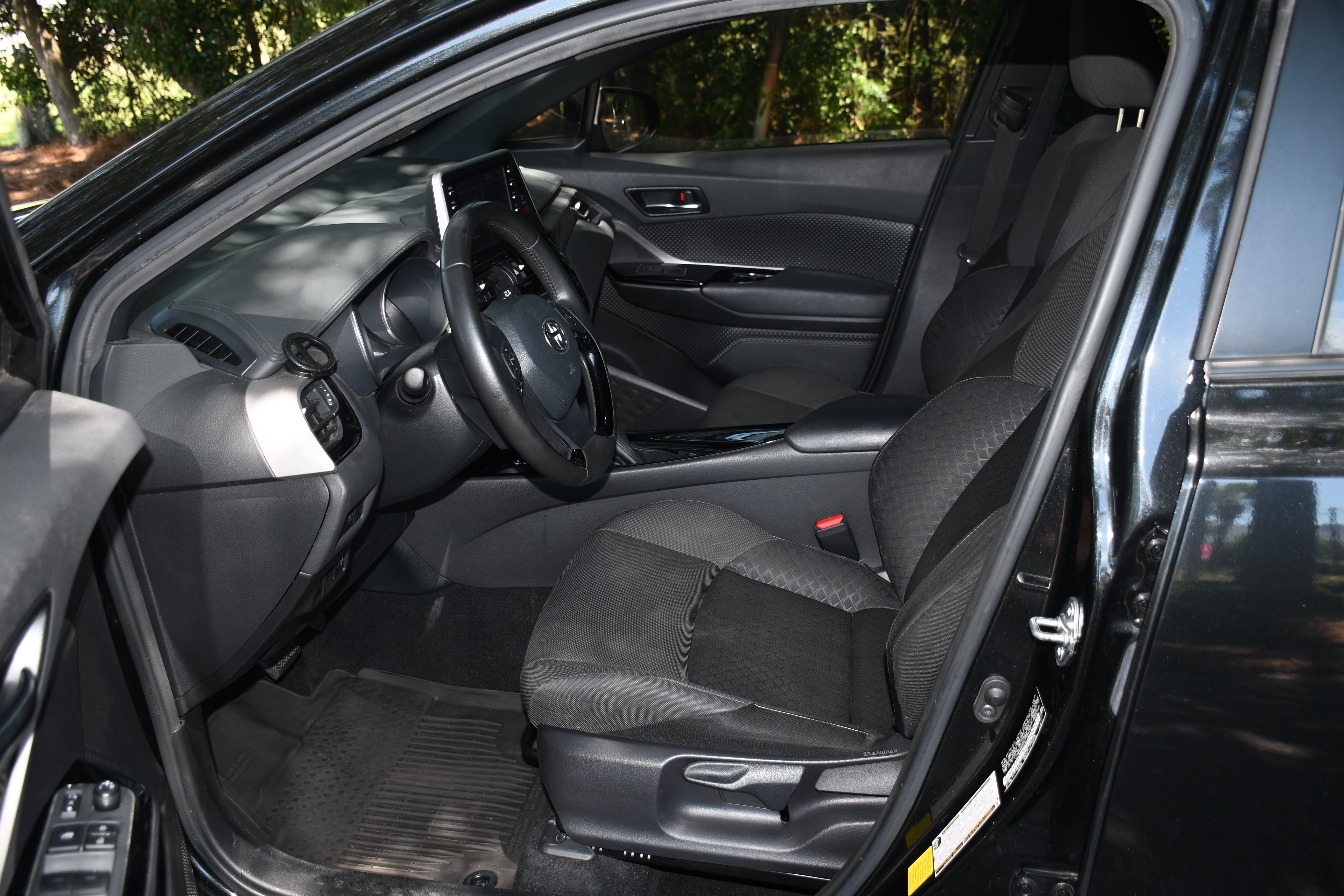 Used 2022 Toyota C-HR Nightshade FWD image 7