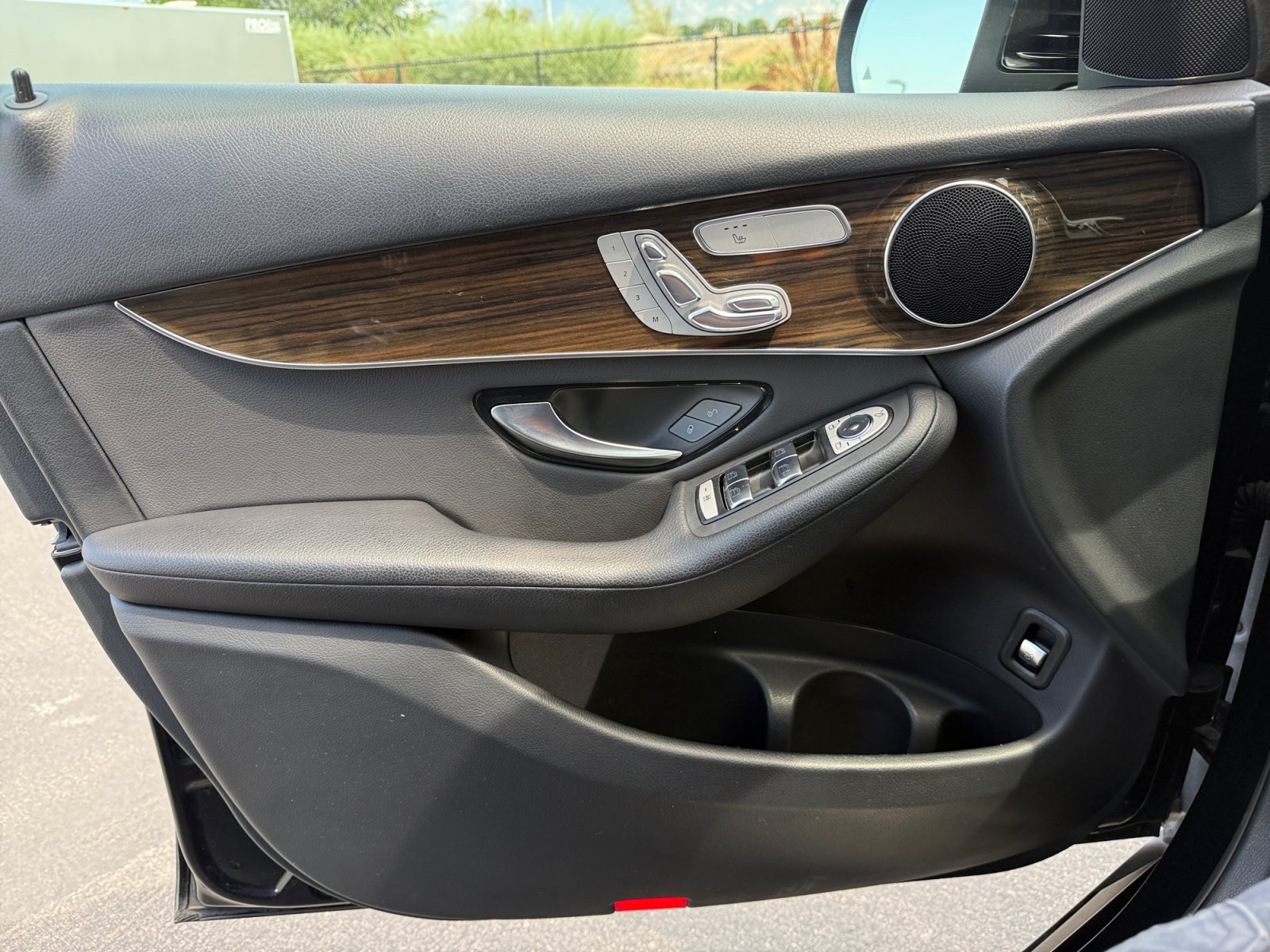 Used 2020 Mercedes-Benz GLC 300 4MATIC image 13
