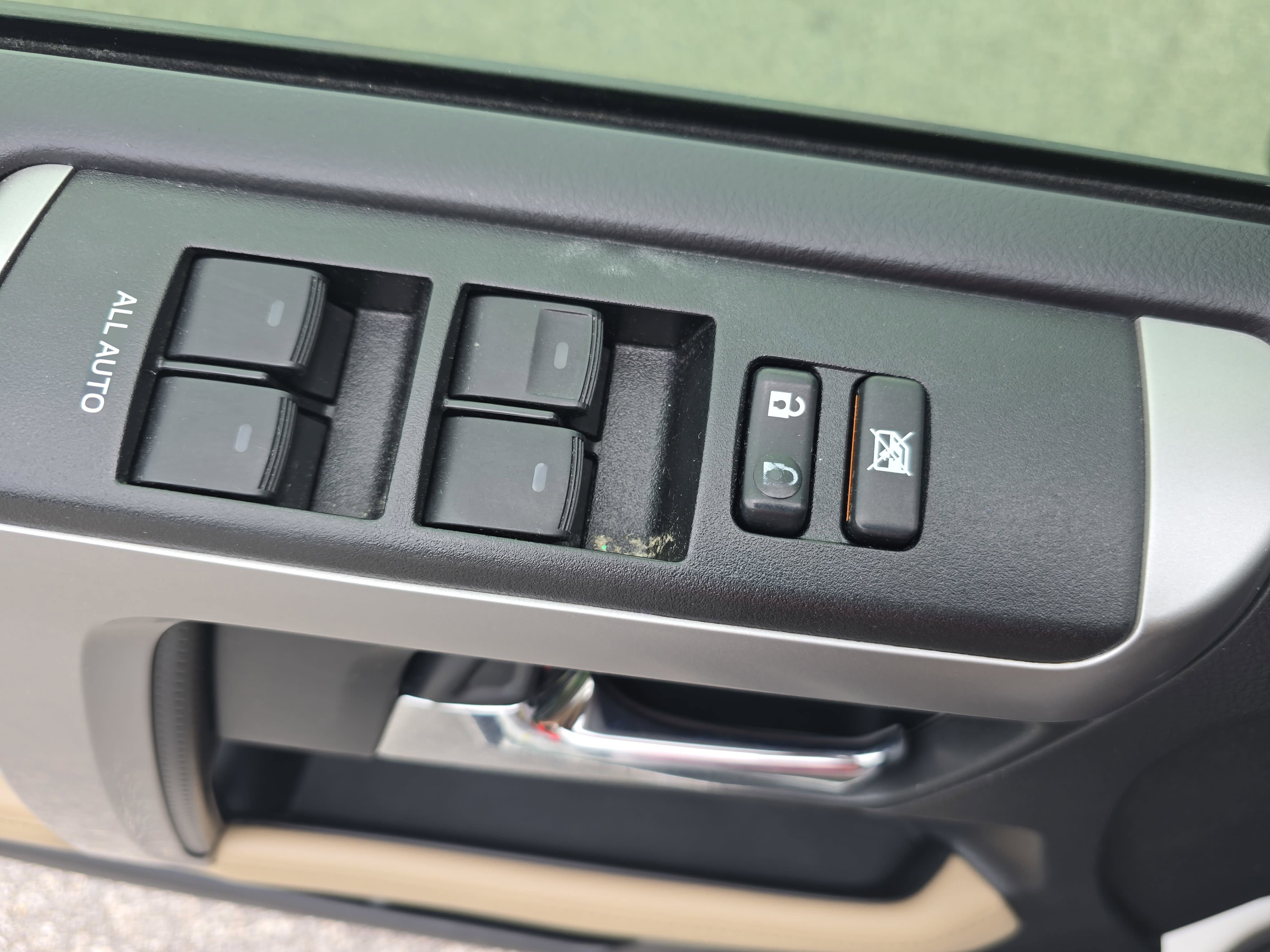 Used 2020 Toyota 4Runner SR5 Premium w/ Moonroof Package AWD/4WD image 26