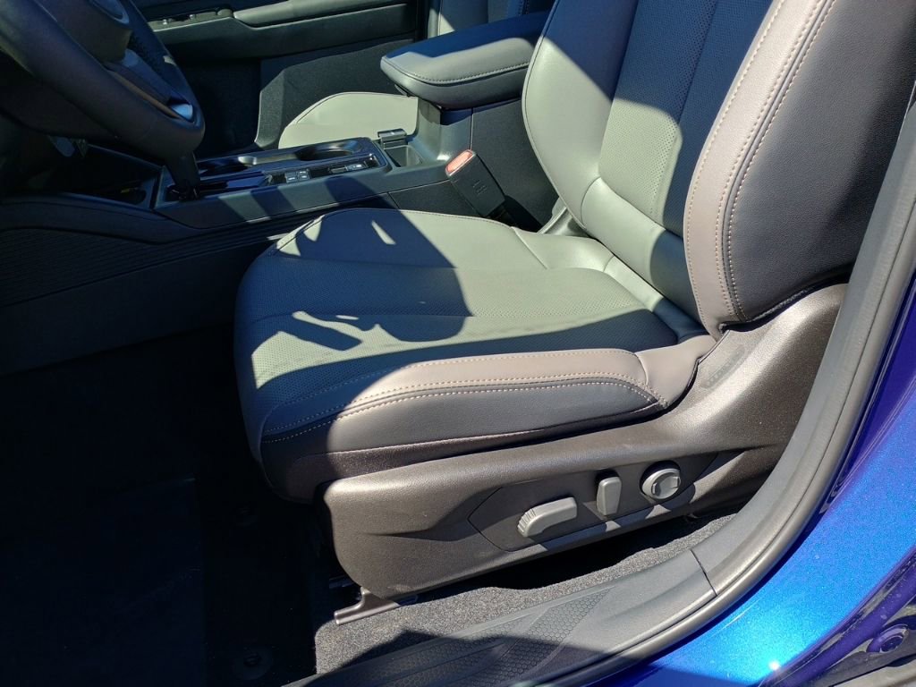 New 2026 Subaru Outback Limited AWD/4WD image 10
