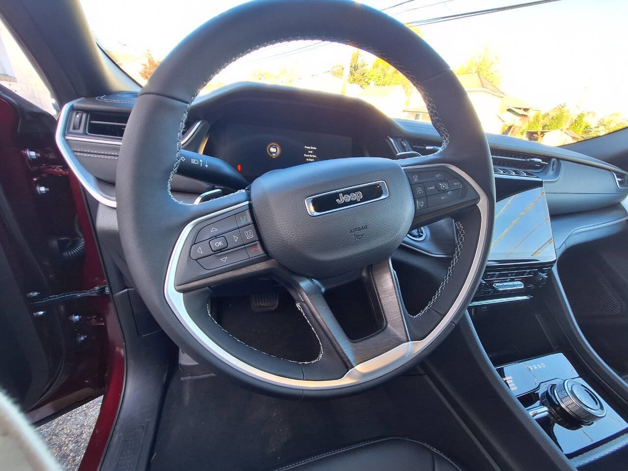 New 2025 Jeep Grand Cherokee Limited image 9