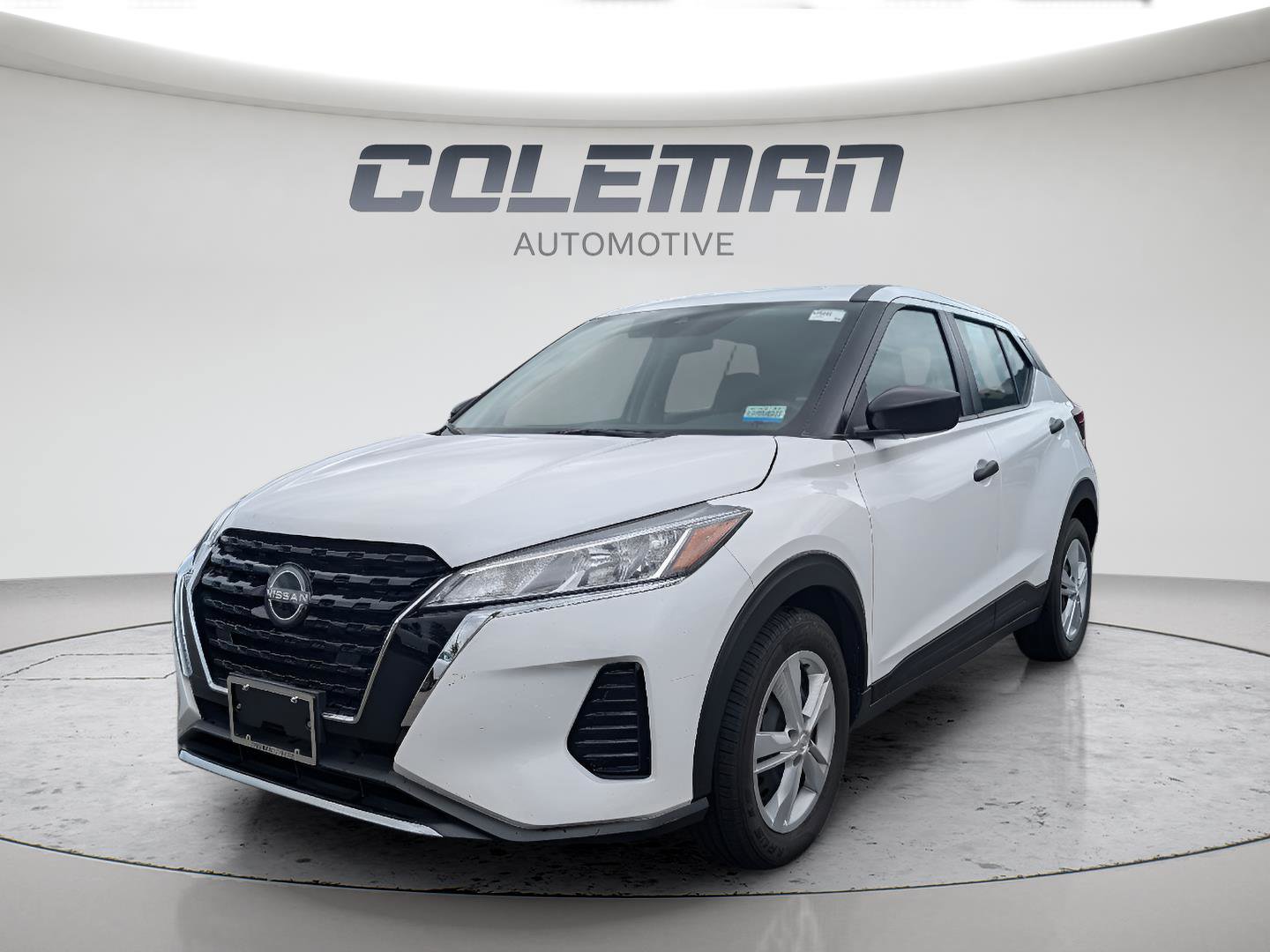Used 2023 Nissan Kicks S FWD image 1