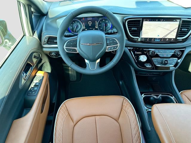 New 2026 Chrysler Pacifica Pinnacle w/ Trailer Tow Group image 16