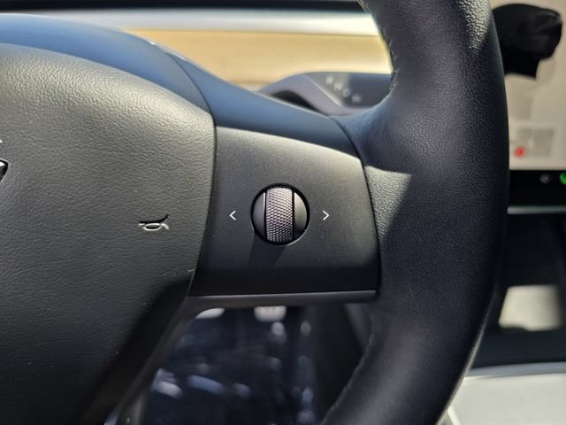 Used 2022 Tesla Model Y Performance AWD/4WD image 25