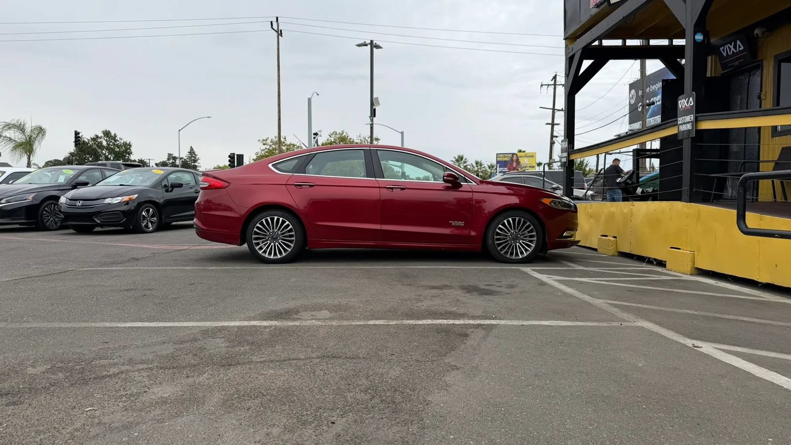 Used 2017 Ford Fusion Energi Titanium FWD image 4