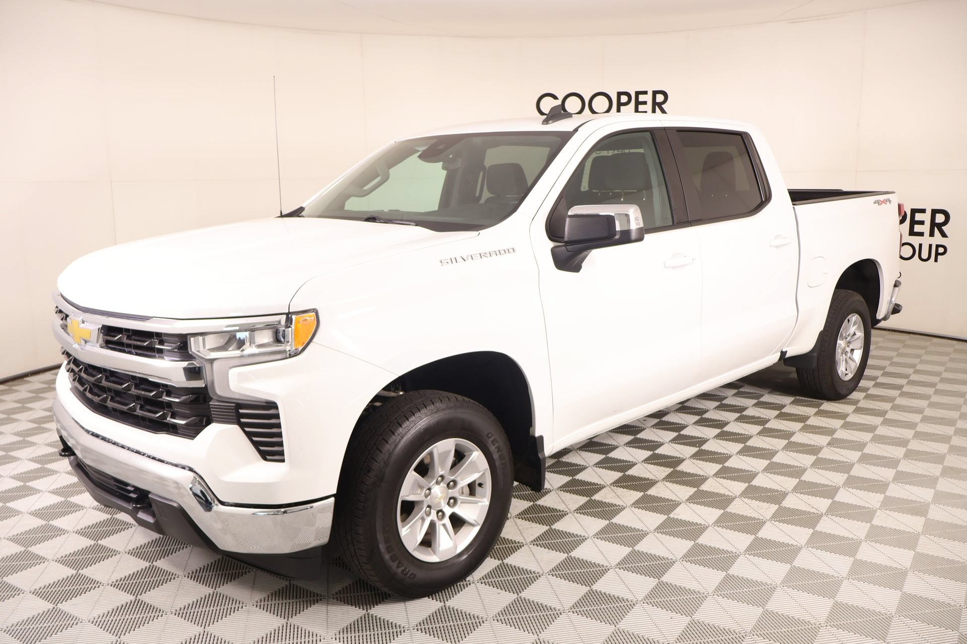 Used 2023 Chevrolet Silverado 1500 LT w/ Protection Package AWD/4WD image 10