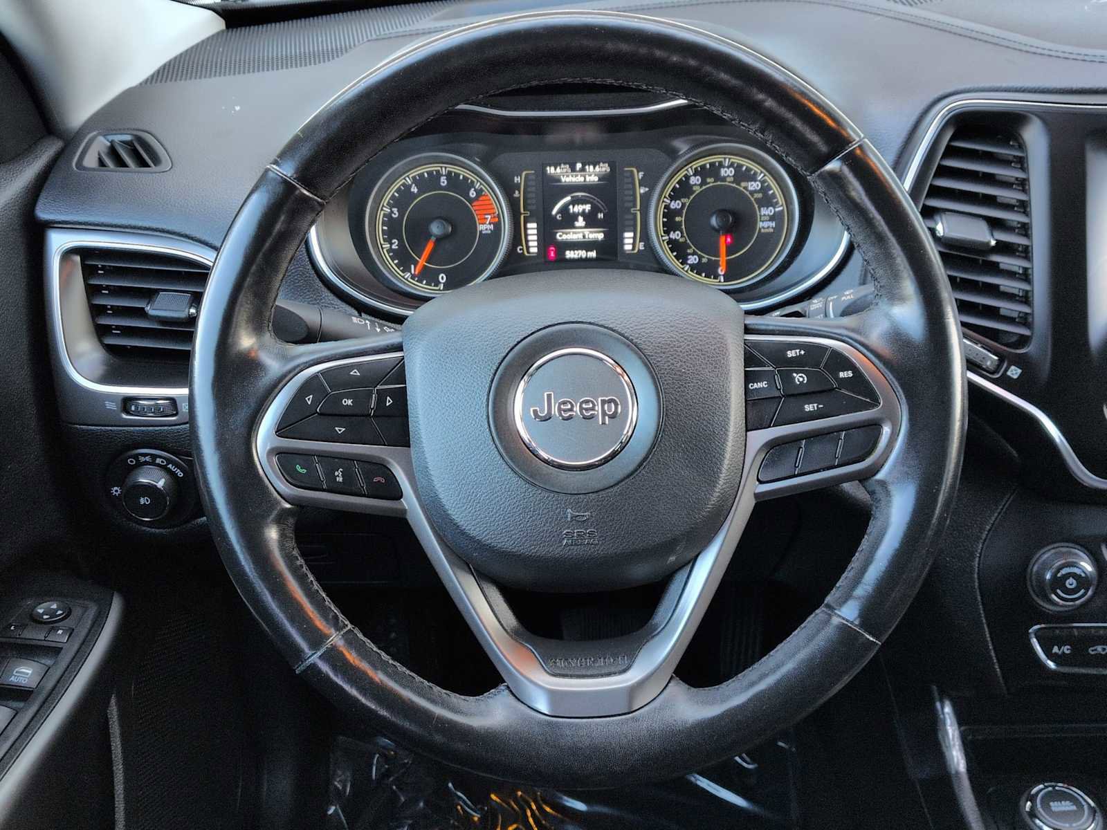 Used 2020 Jeep Cherokee Latitude Plus w/ Comfort/Convenience Group image 24