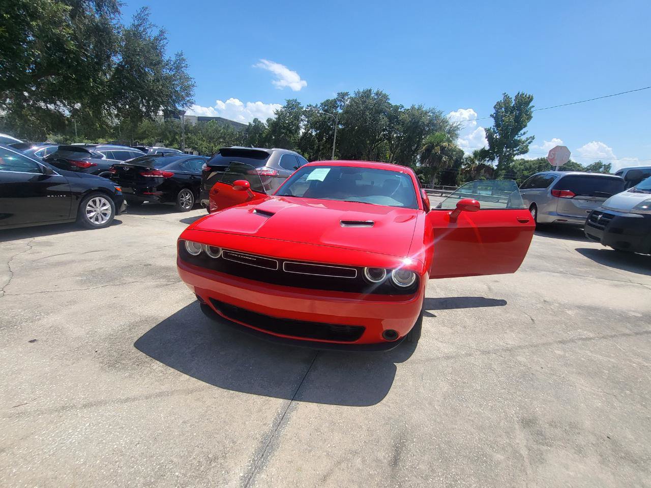 Used 2020 Dodge Challenger SXT RWD image 40