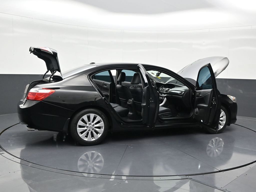Used 2015 Honda Accord Touring image 32