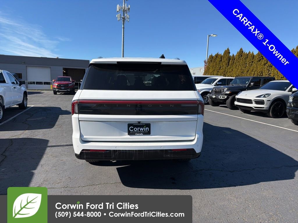 Used 2025 Lincoln Navigator L Reserve image 4