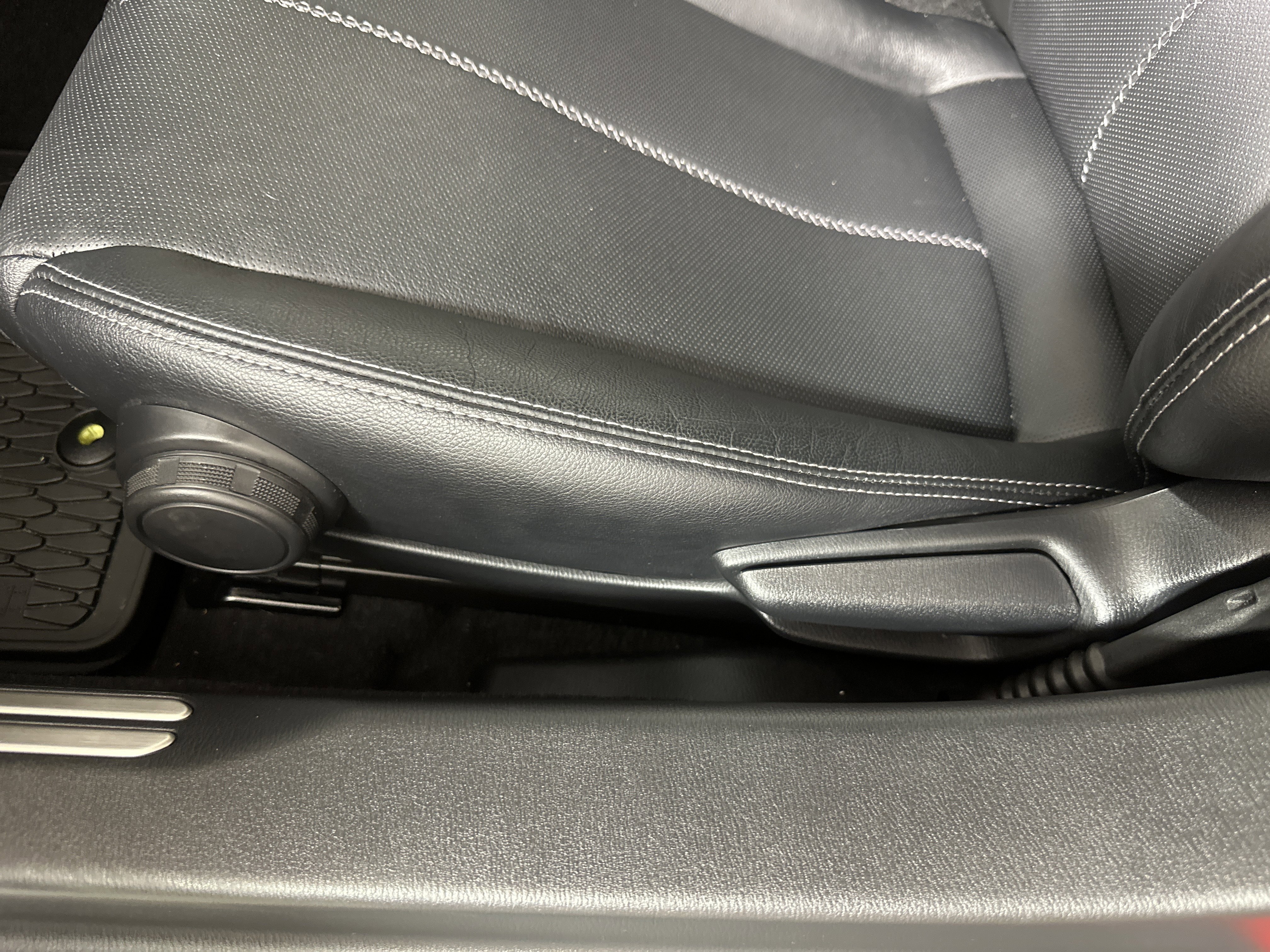 Used 2023 MAZDA MX-5 Miata Grand Touring w/ Weather Package image 10