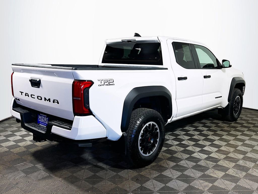 Certified 2025 Toyota Tacoma TRD Off-Road AWD/4WD image 8