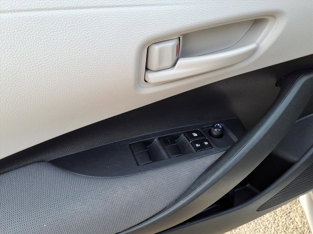 Used 2023 Toyota Corolla LE image 12