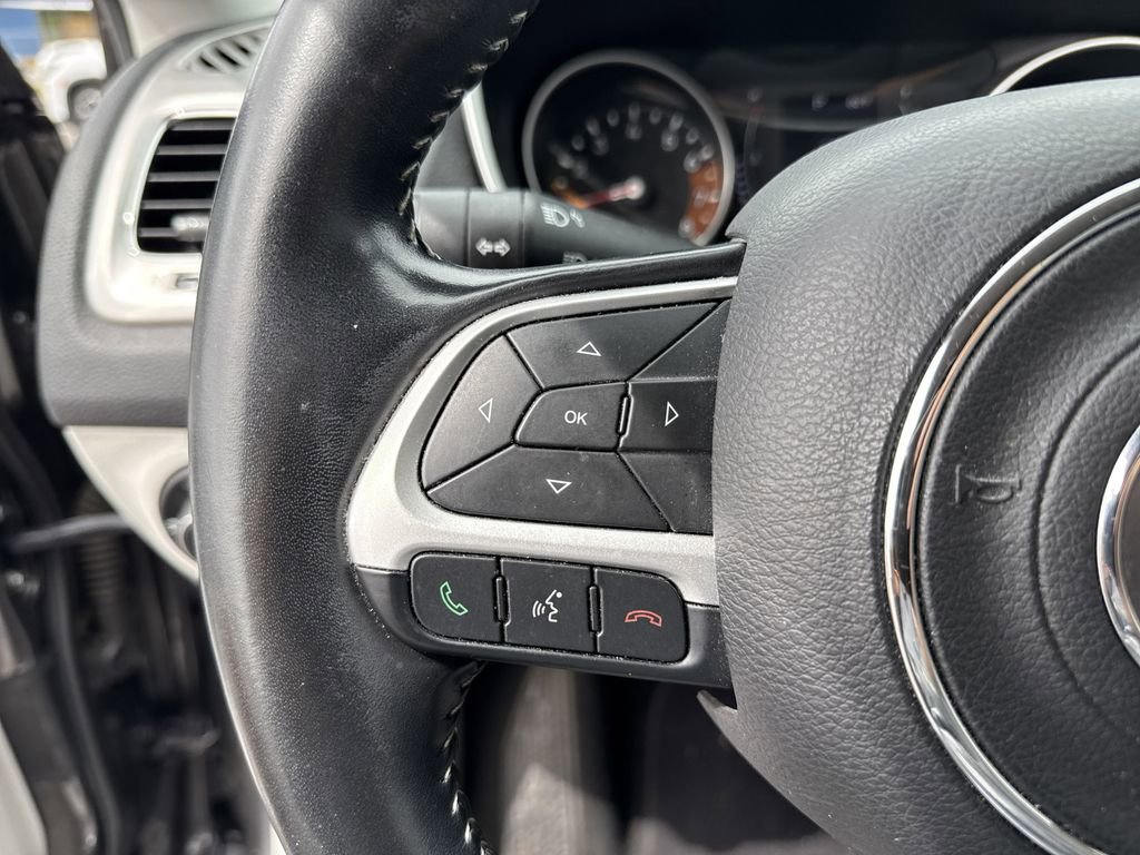 Used 2020 Jeep Compass Latitude image 5