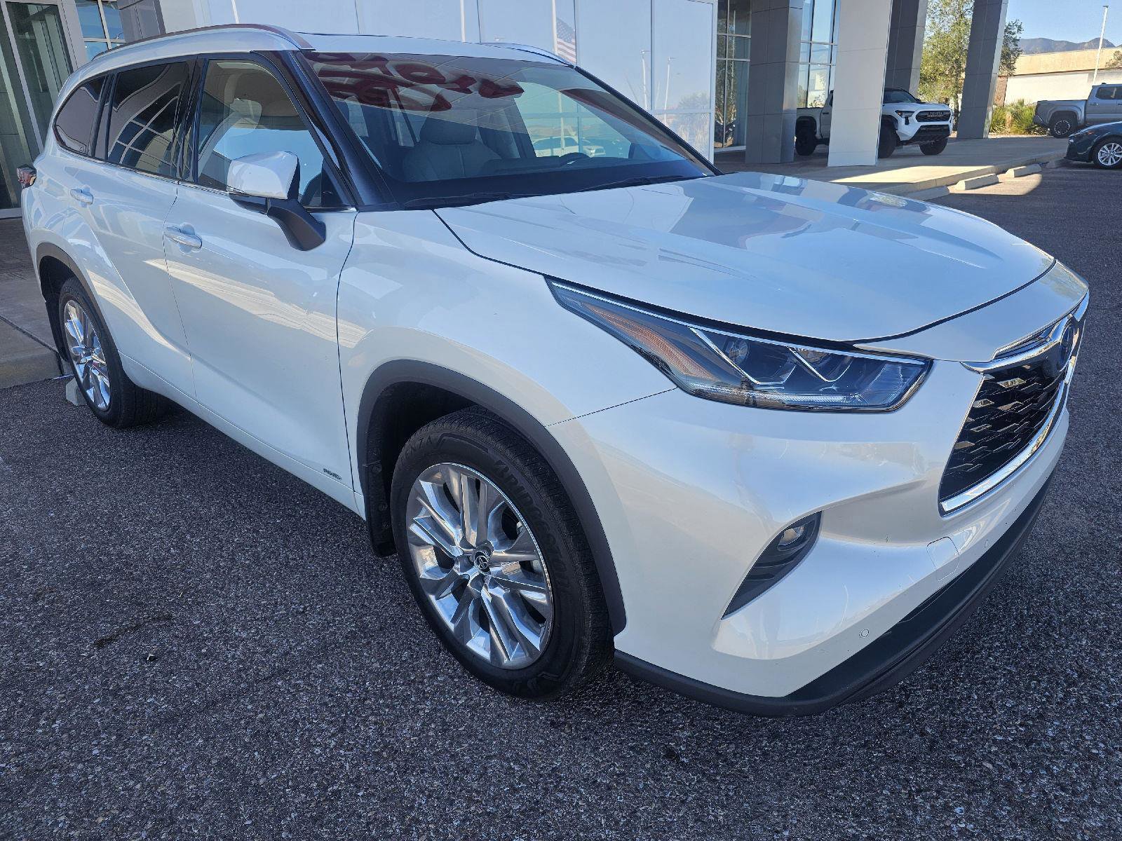 Used 2023 Toyota Highlander Limited image 7