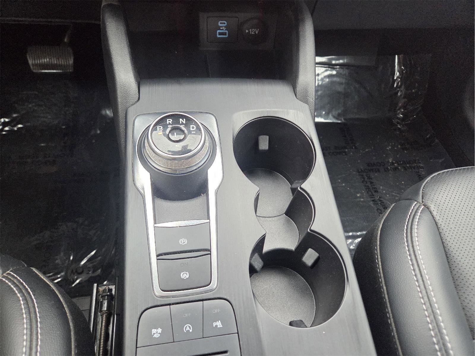 Used 2022 Ford Escape Titanium w/ Class II Trailer Tow Package image 22