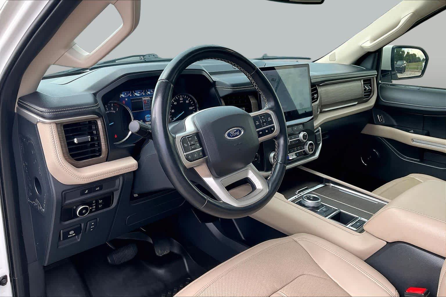 Used 2023 Ford Expedition Limited RWD image 17