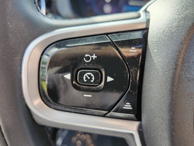 Used 2022 Volvo XC60 B5 Inscription w/ Advanced Package image 18