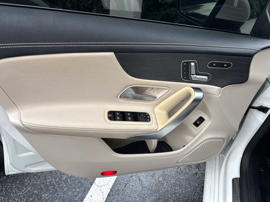 Used 2020 Mercedes-Benz CLA 250 image 17