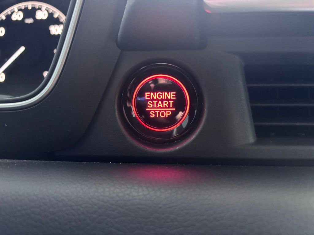 Used 2025 Honda Pilot Touring image 29