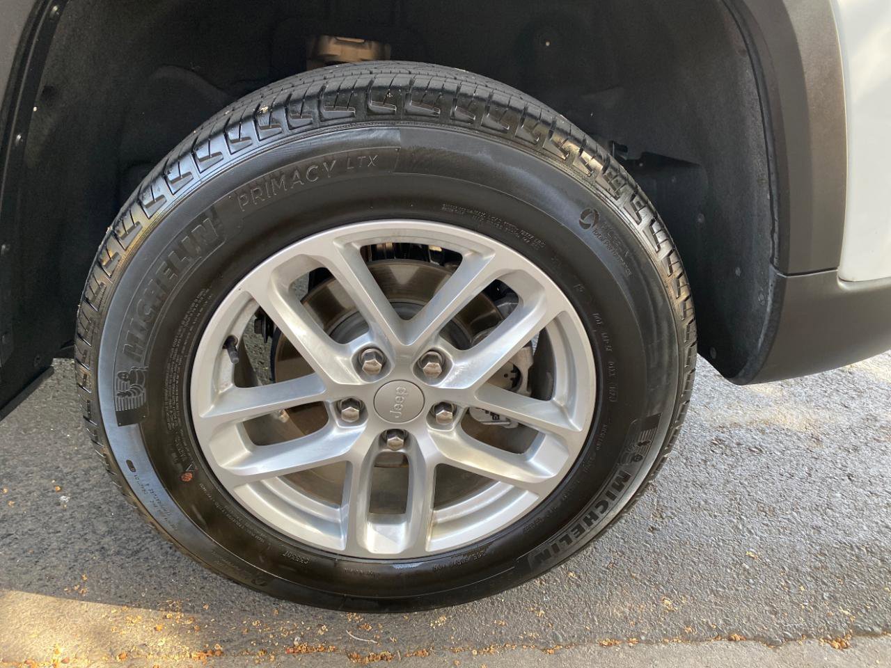 Used 2024 Jeep Grand Cherokee Laredo X w/ Trailer Tow Package AWD/4WD image 18