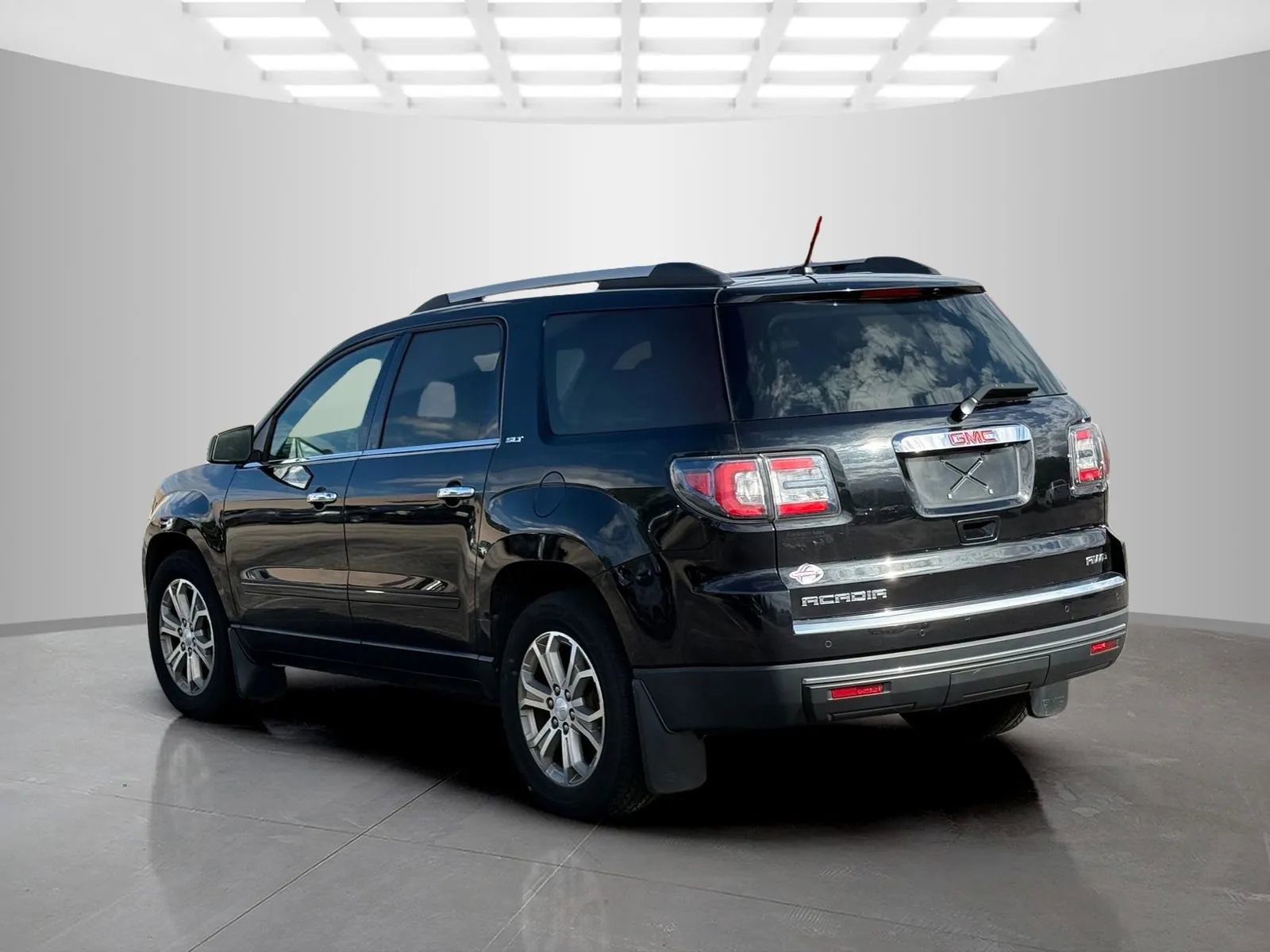 Used 2015 GMC Acadia SLT image 7