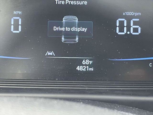 Certified 2024 Hyundai Venue SEL FWD image 23