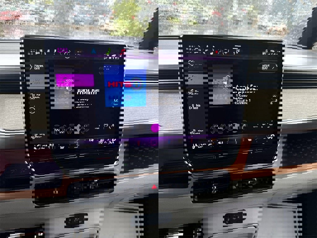 New 2025 Volkswagen ID. Buzz 1st Edition image 13