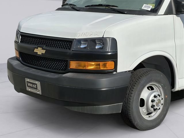 New 2023 Chevrolet Express 4500 w/ Power Convenience Package RWD image 8