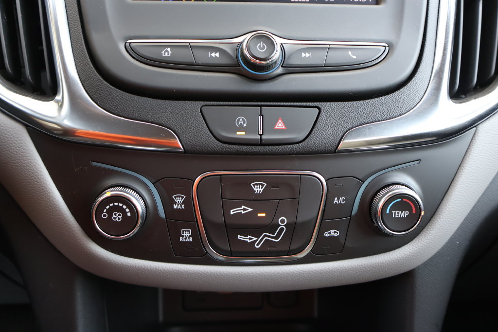 Used 2024 Chevrolet Equinox LS w/ LS Convenience Package FWD image 30