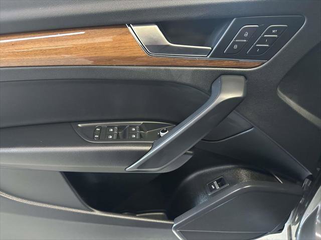 Used 2023 Audi Q5 2.0T Premium w/ Convenience Package image 16