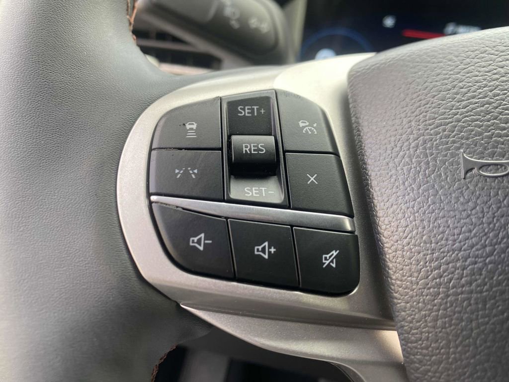 New 2025 Ford Explorer Active w/ Active Comfort Package image 30