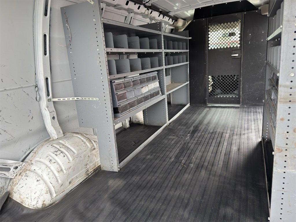 Used 2016 Chevrolet Express 3500 Extended image 18