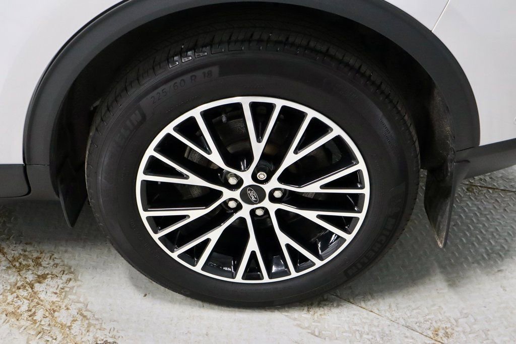 Certified 2024 Ford Escape SE w/ PHEV Premium Package image 20