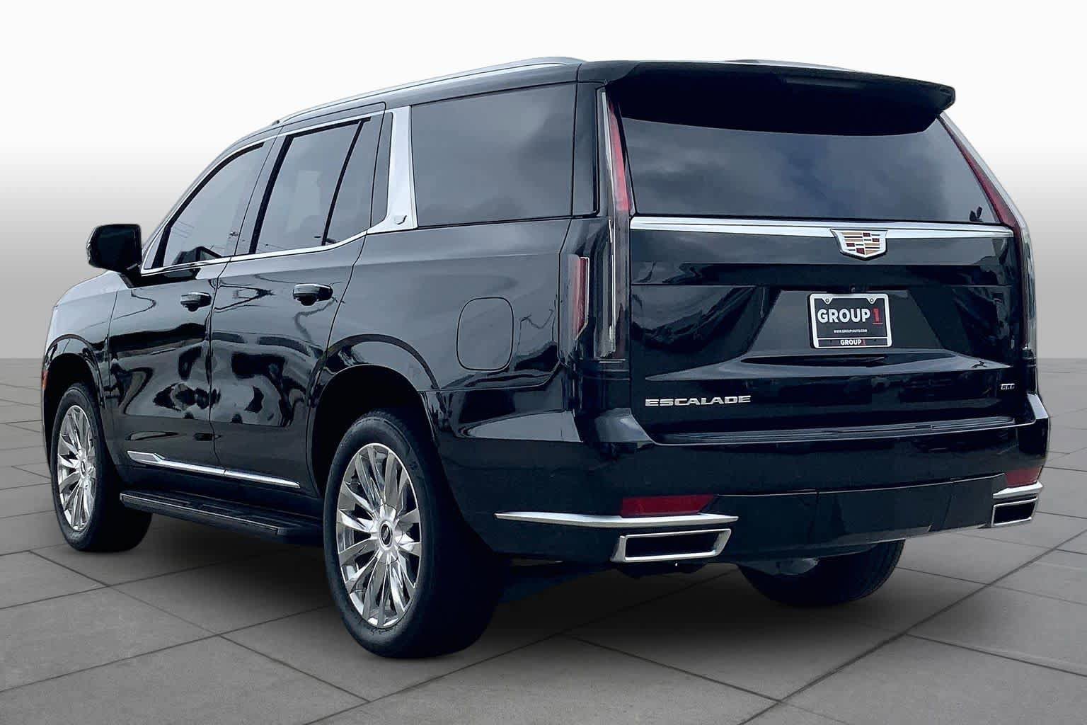 Used 2024 Cadillac Escalade Premium Luxury RWD image 12