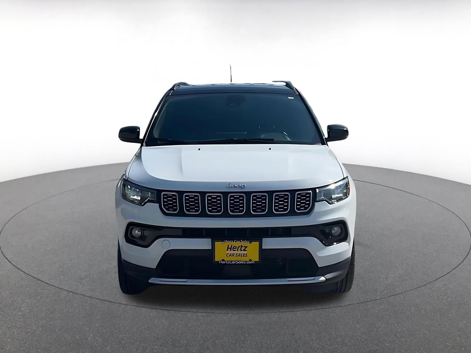 Used 2025 Jeep Compass Limited AWD/4WD image 4