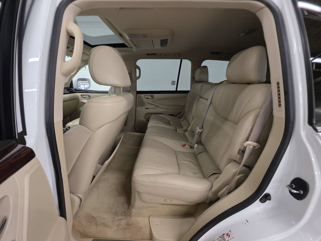 Used 2010 Lexus LX 570 4WD w/ Luxury Pkg image 22