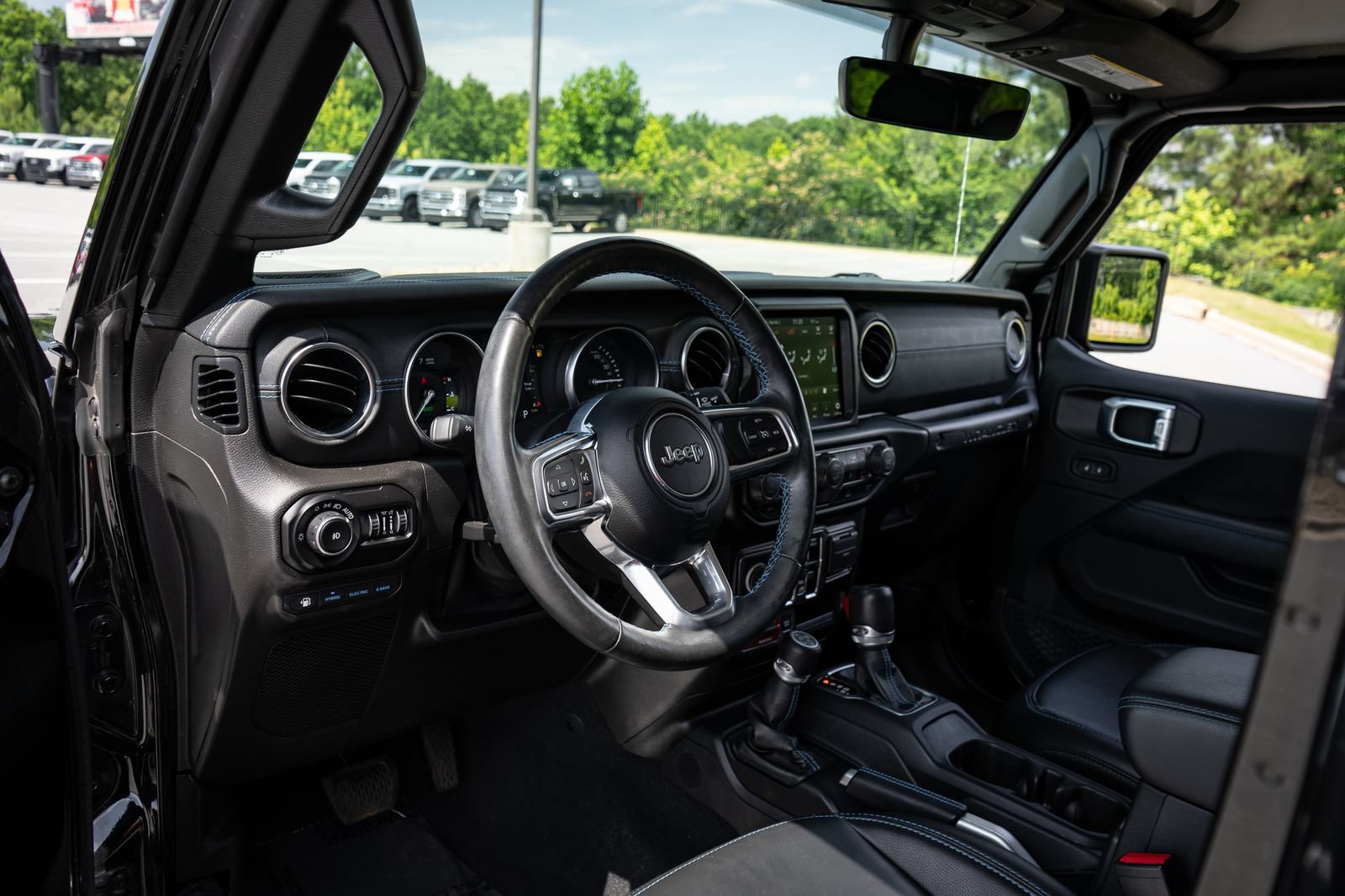 Used 2021 Jeep Wrangler Unlimited Rubicon 4xe w/ Cold Weather Group AWD/4WD image 13