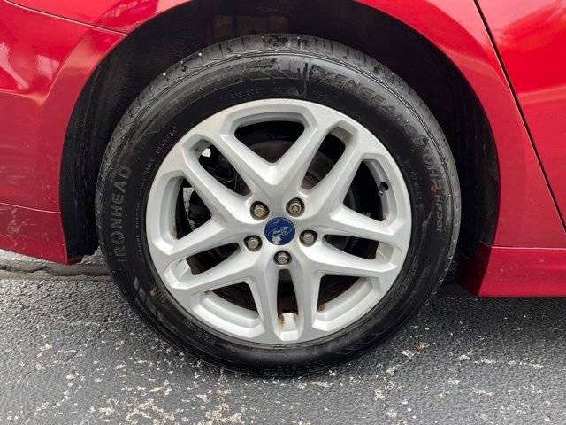 Used 2014 Ford Fusion SE FWD image 19