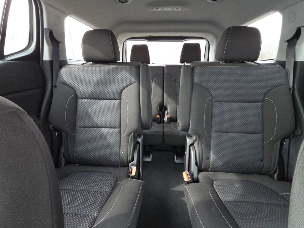 Used 2023 GMC Acadia SLE image 25