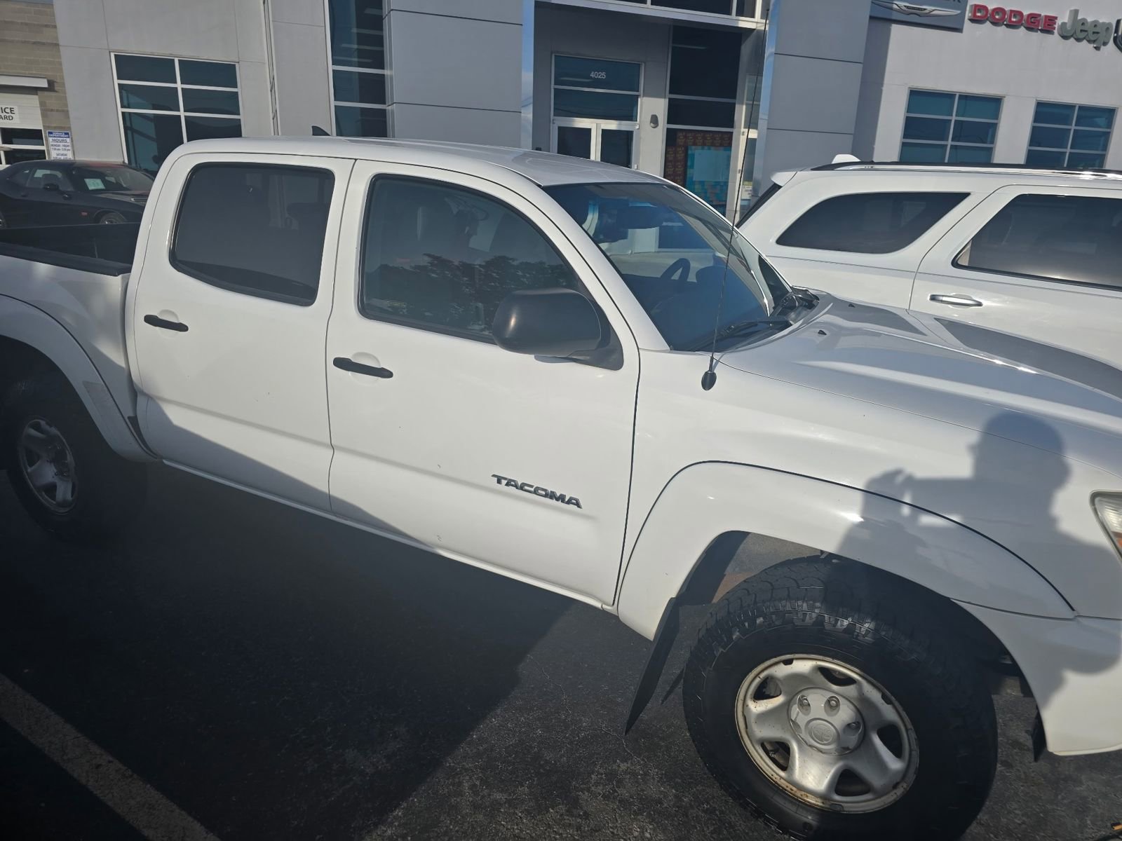 Used 2012 Toyota Tacoma 4x4 Double Cab w/ SR5 Pkg image 16