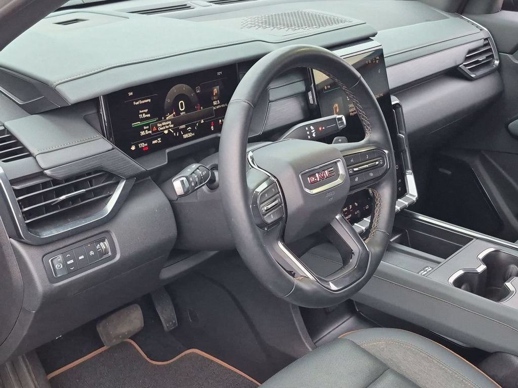 Used 2025 GMC Acadia AT4 AWD/4WD image 10