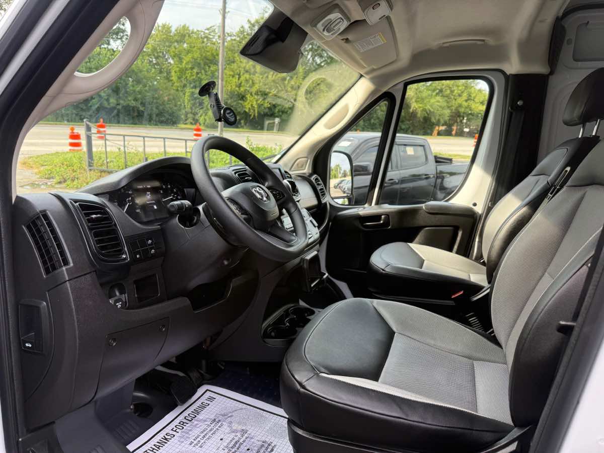 Used 2025 RAM ProMaster 2500 w/ Convenience Group FWD image 13