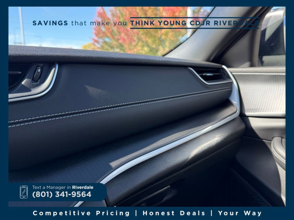 New 2025 Jeep Grand Cherokee Laredo X w/ Luxury Tech Group I image 23