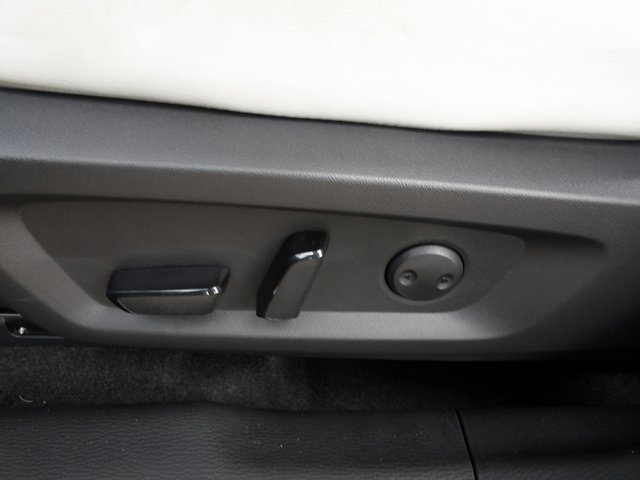 New 2025 Mitsubishi Outlander SE image 17