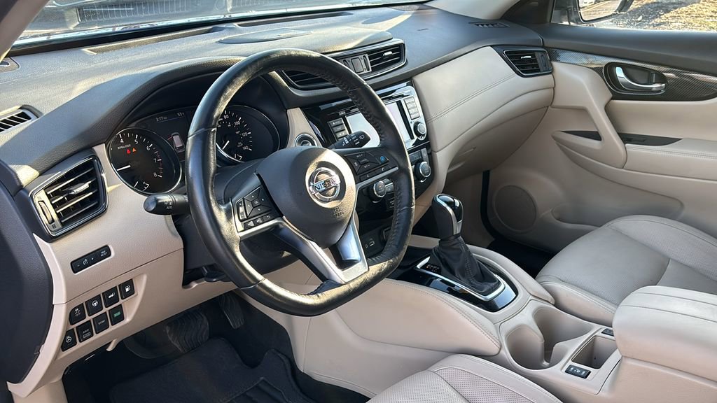 Used 2018 Nissan Rogue SL w/ Premium Package image 23